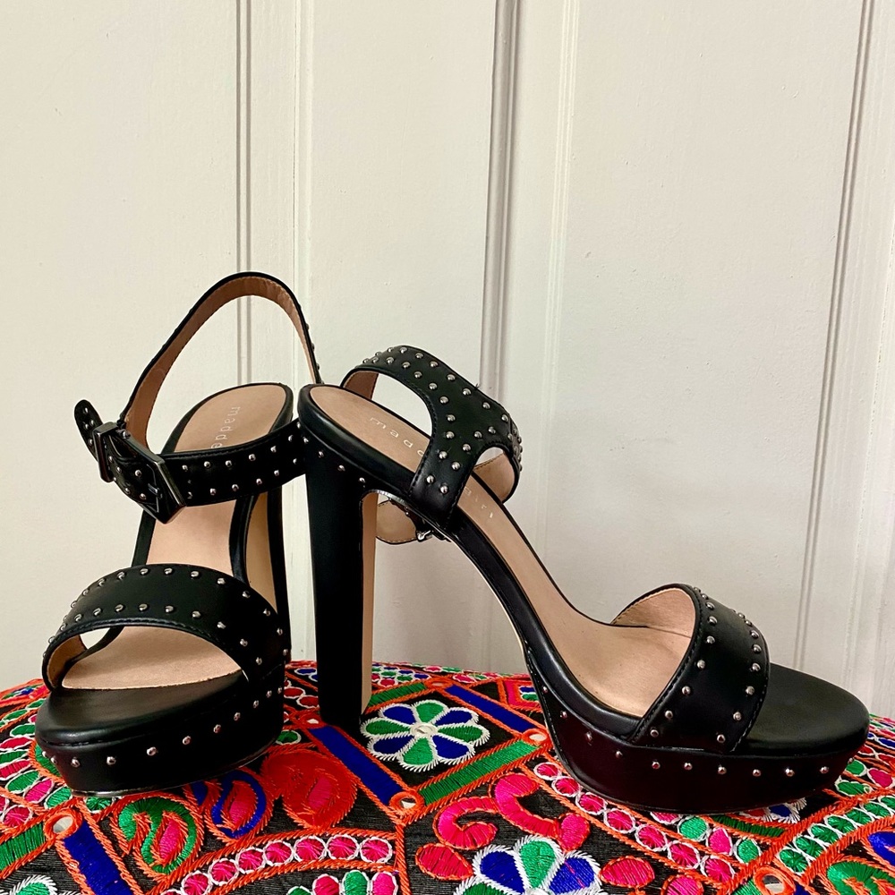 Madden Girl black leather pumps size 7
